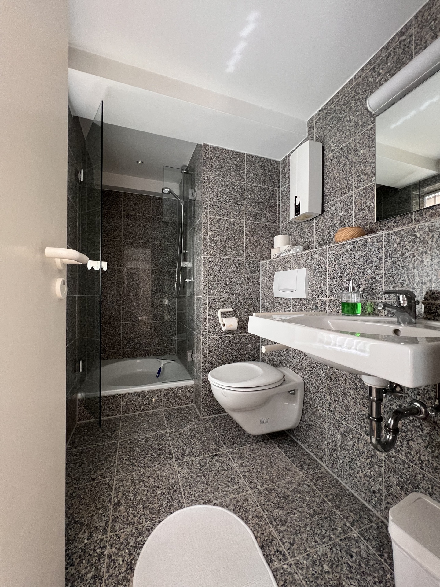 Badezimmer im1.OG.jpeg